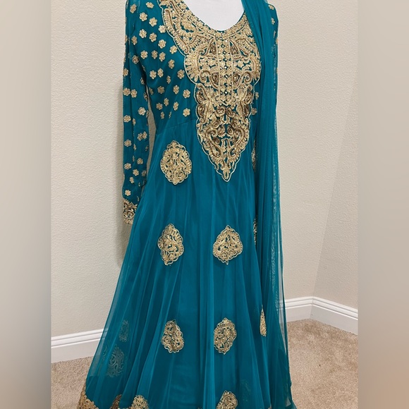 Anarkali Aqua Green South Asian outfit - Picture 4 of 6